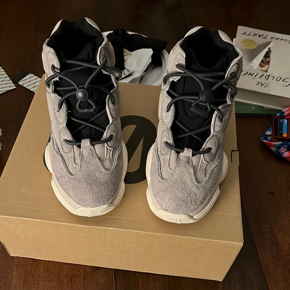Yeezy 500 high mist 10.5. Original box, only worn once.